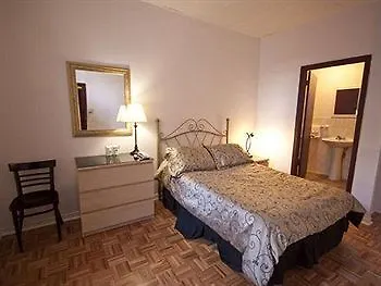 Hotel Bon Accueil Montreal