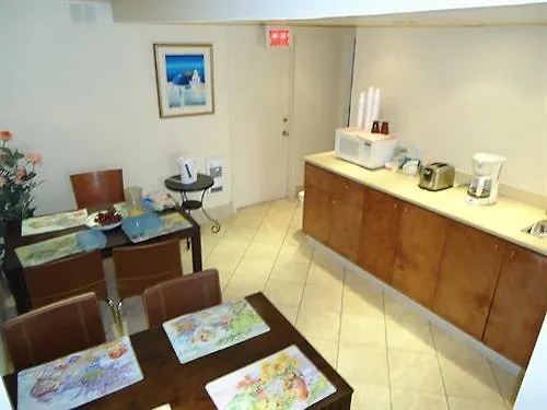 **  Hotel Bon Accueil Montreal Canada