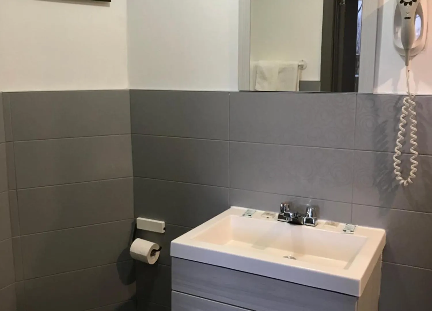 Hotel Bon Accueil Montreal