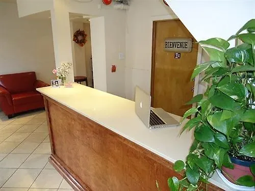 Hotel Bon Accueil Montreal Canada