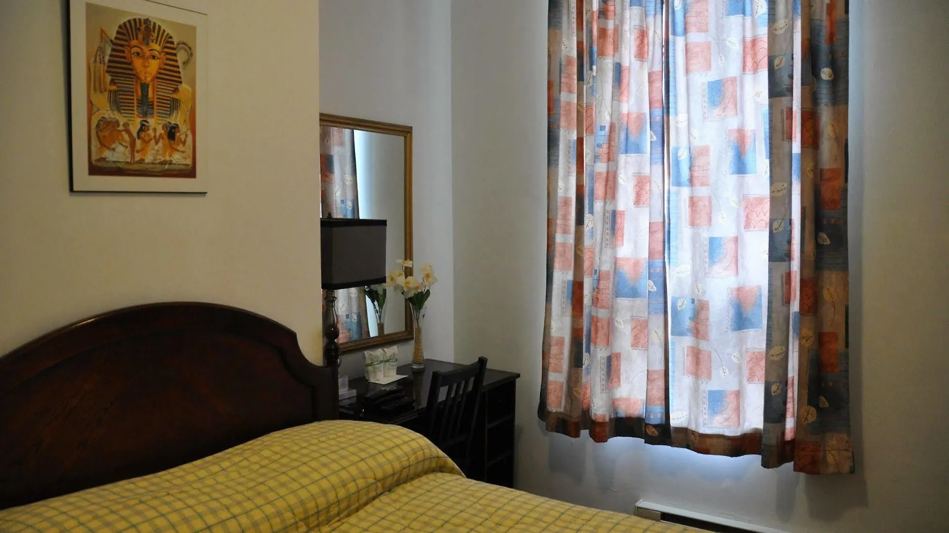 Hotel Bon Accueil Montreal